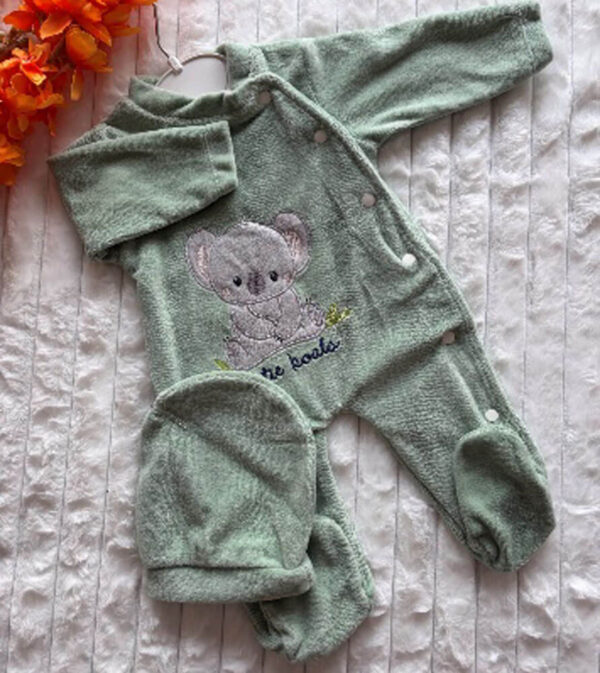 Pyjama Bébé en Velours Vert Sauge - Broderie Koala avec Bonnet